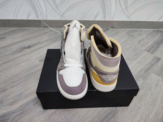 Air Jordan 1 Mid SE Craft Taupe Haze foto 3