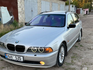 BMW 5 Series foto 2