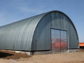 Curățarea hangarurilor, structurilor metalice, produselor din metal prin sablare foto 1