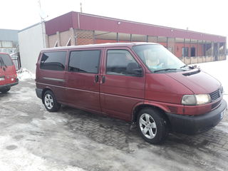 Volkswagen Caravelle foto 4