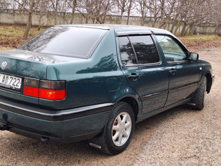 Volkswagen Vento foto 5