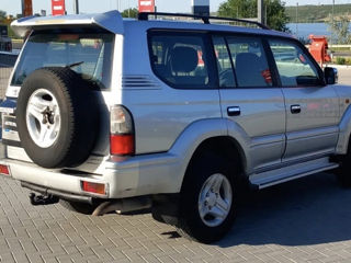 Toyota Land Cruiser Prado foto 2