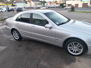 Mercedes C-Class foto 10