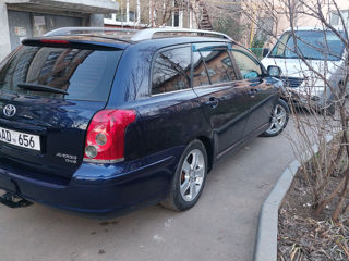 Toyota Avensis foto 3