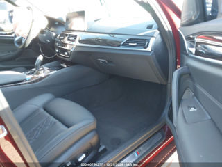 BMW 5 Series foto 10