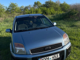 Ford Fusion фото 0