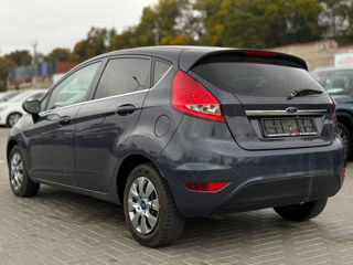 Ford Fiesta foto 4