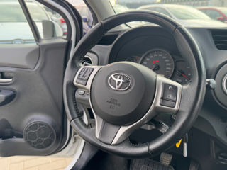 Toyota Yaris foto 9