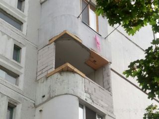 Расширение балконов, кладка из газоблоков под окна. Demolarea. Renovarea și extinderea balcoanelor foto 5
