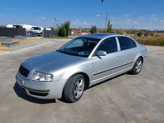 Skoda Superb foto 2