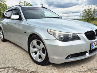 BMW 5 Series фото 7