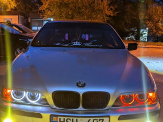 BMW 5 Series foto 1