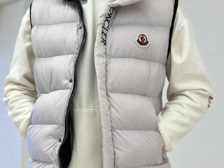 Новые жилетки moncler foto 2