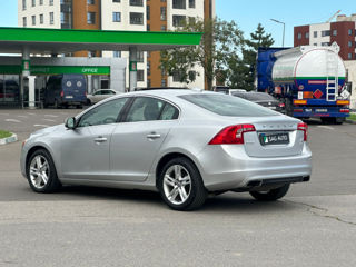 Volvo S60 foto 2