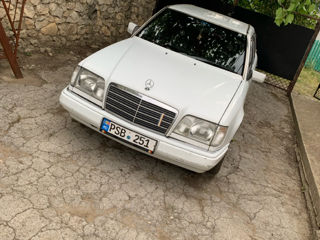 Mercedes Series (W124)