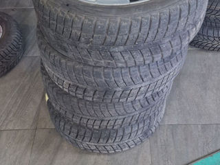 Зимние шины 205/50R17 на оригинальных Toyota легкосплавных дисках 5X100