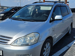 Toyota Avensis Verso foto 3