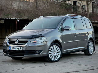 Volkswagen Touran foto 3