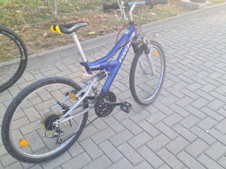 Bicicleta pentru elev(ă) vârsta 8-12 ani