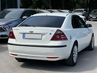 Ford Mondeo foto 3