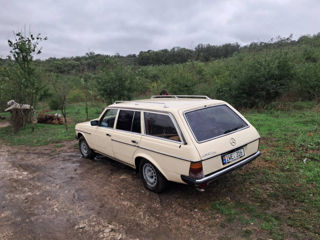 Mercedes Series (W123) foto 3