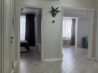 Apartament cu 2 camere, 70 m², Botanica, Chișinău foto 8