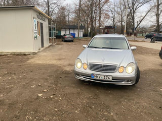 Mercedes E-Class foto 2