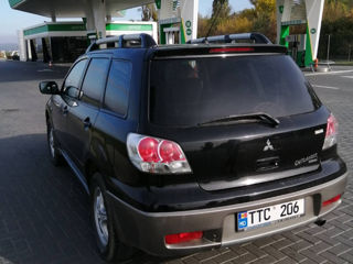 Mitsubishi Outlander foto 3