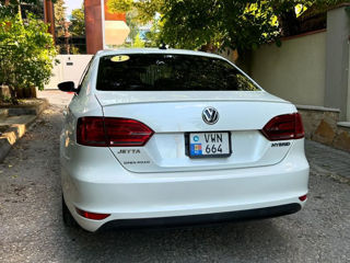 Volkswagen Jetta foto 2