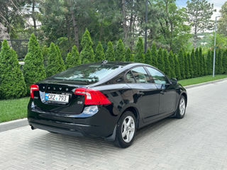 Volvo S60 foto 4