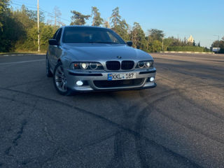 BMW 5 Series foto 10