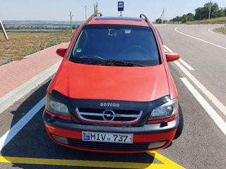 Opel Zafira foto 2