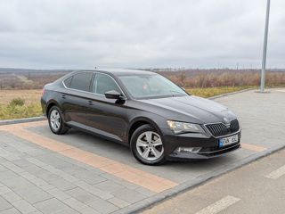 Skoda Superb foto 3