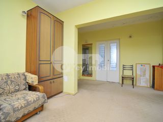 Apartament cu 3 camere, 85 mp, Botanica, bd. Dacia,  38900 € ! foto 3