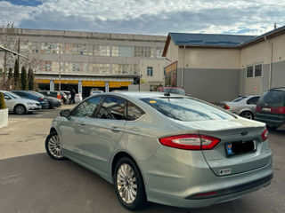 Ford Fusion foto 2