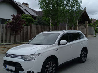 Mitsubishi Outlander foto 2