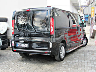 Opel Vivaro 2.5 foto 2