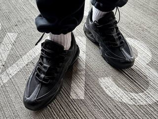 Nike Air Max 95 All Black foto 3