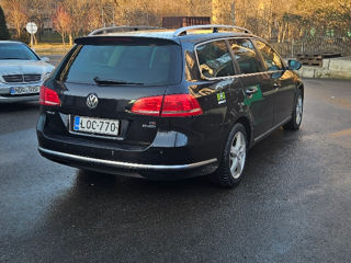 Volkswagen Passat foto 3