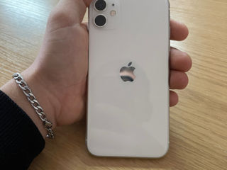 Vând iPhone 11 simplu