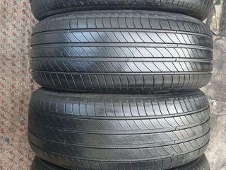 205/55/ R16- Michelin.