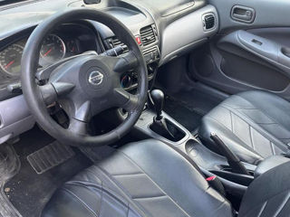 Nissan Almera foto 6