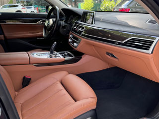 BMW 7 Series foto 8