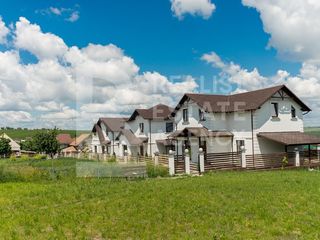 Casă poziționată în zonă verde, cu 2 nivele, com. Tohatin, s. Cheltuitori foto 3