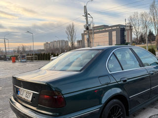 BMW 5 Series foto 6