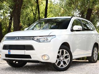 Mitsubishi Outlander foto 1