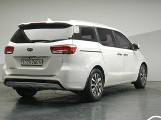 KIA Carnival foto 4