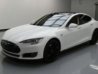 Tesla Model S foto 1