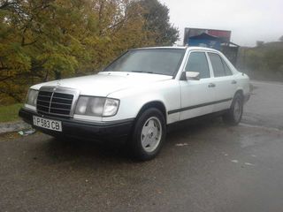 Mercedes Series (W124) foto 1