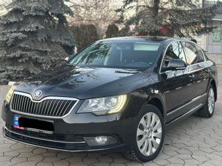 Skoda Superb foto 2